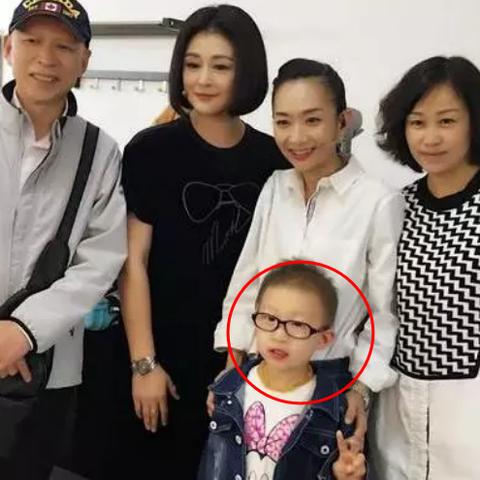 TVB官网除名风波，裘千尺扮演者李明的背后故事与个人回应